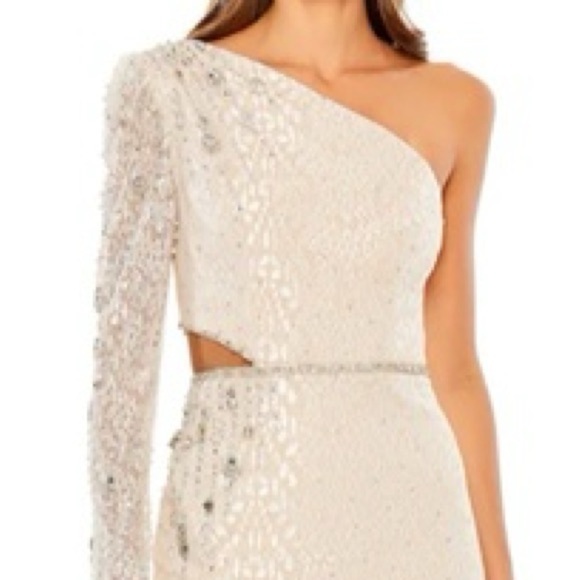 Mac Duggal Dresses & Skirts - (393) ❤️ BNWT MAC DUGGAL EMBELLISHED ONE SLEEVE CUT OUT GOWN #11306